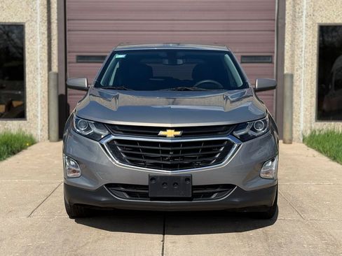 Used 2019 Chevrolet Equinox LT FWD image 2