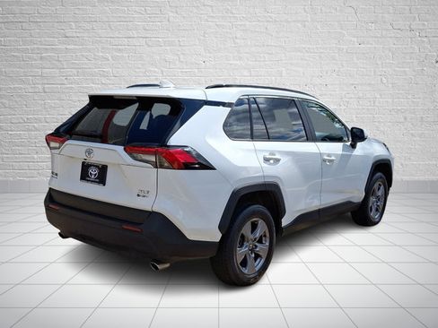 Used 2025 Toyota RAV4 XLE AWD/4WD image 6