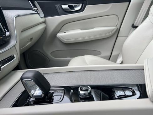 Certified 2023 Volvo XC60 B5 Plus w/ Climate Package image 37