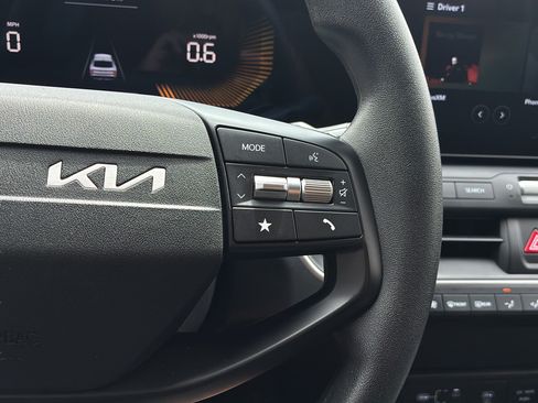 Used 2025 Kia K4 FWD image 28