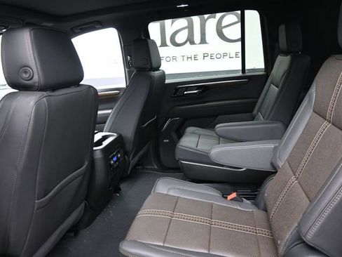 New 2026 Chevrolet Suburban High Country AWD/4WD image 10