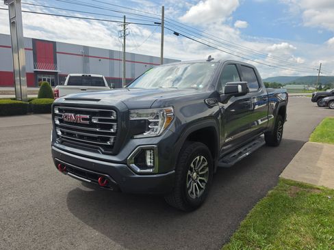 Used 2021 GMC Sierra 1500 AT4 w/ AT4 Value Package AWD/4WD image 8