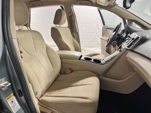 Used 2011 Toyota Venza w/ Convenience Pkg image 12