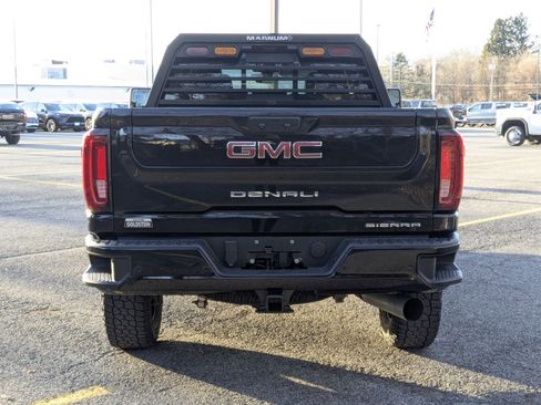 Used 2022 GMC Sierra 3500 Denali w/ Denali Black Diamond Edition image 6
