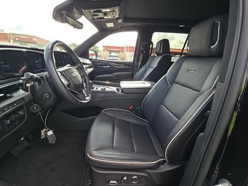 Used 2024 Cadillac Escalade Sport AWD/4WD image 8