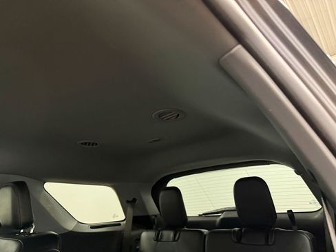 Used 2023 Ford Explorer XLT AWD/4WD image 50