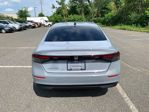 Used 2025 Honda Accord SE image 4