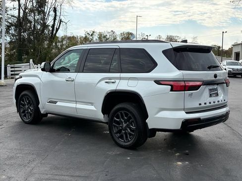 Used 2025 Toyota Sequoia Platinum image 27