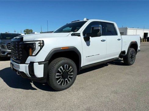New 2026 GMC Sierra 2500 Denali Ultimate w/ Max Trailering Package image 4