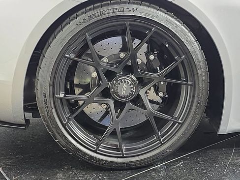 Certified 2025 Porsche 718 Boxster Spyder RS RWD image 29