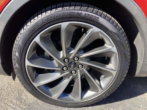 Used 2020 Lincoln Nautilus Reserve w/ Equipment Group 202A image 14