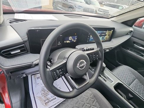 Used 2025 Nissan Kicks SV image 10