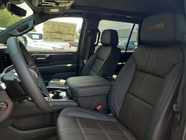 New 2026 Chevrolet Tahoe High Country w/ Sun And Tow Package AWD/4WD image 19