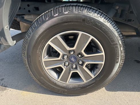 Used 2017 Ford F150 XLT w/ Equipment Group 302A Luxury AWD/4WD image 28