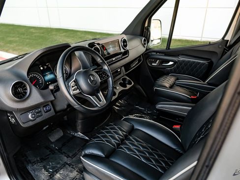 Used 2023 Mercedes-Benz Sprinter 3500 w/ Parking Package image 41