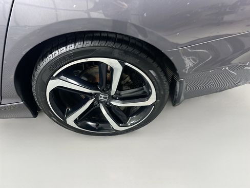 Used 2018 Honda Accord Sport image 11