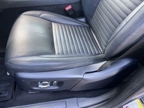 Used 2021 Land Rover Discovery Sport SE AWD/4WD image 19