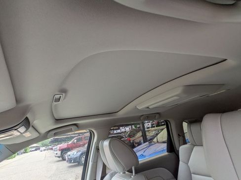 Used 2012 Acura MDX w/ Technology & Entertainment AWD/4WD image 24