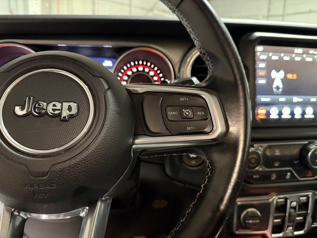 Used 2019 Jeep Wrangler Unlimited Sahara w/ Uconnect 4C Nav & Sound Group AWD/4WD image 33