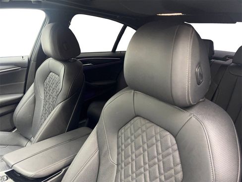 Used 2022 BMW 530i w/ Premium Package image 27