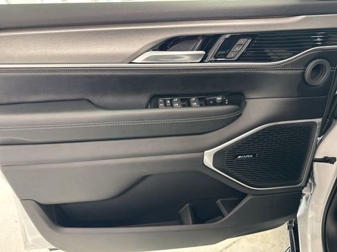 New 2026 Jeep Grand Wagoneer 4WD image 17