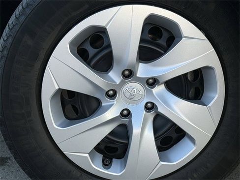 Used 2025 Toyota RAV4 LE image 10
