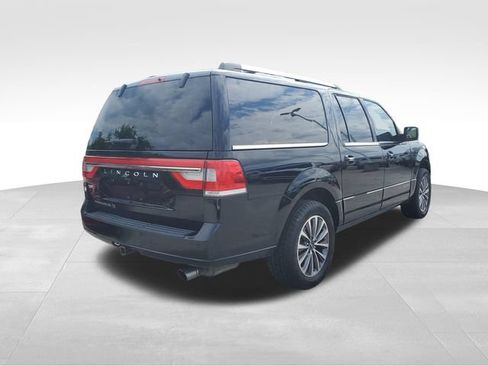 Used 2017 Lincoln Navigator L Select AWD/4WD image 4