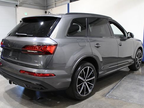Used 2023 Audi Q7 3.0T Premium Plus w/ Premium Plus Package AWD/4WD image 12