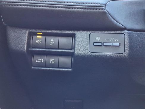 Used 2021 Toyota Avalon XSE FWD image 18