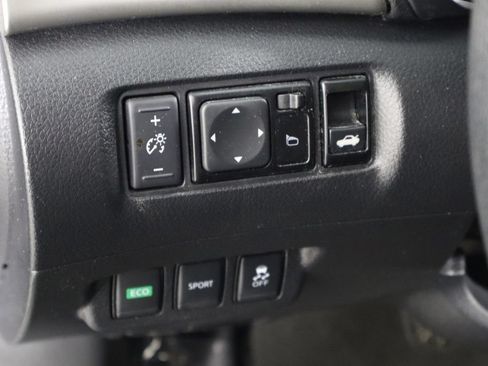 Used 2018 Nissan Sentra SR w/ Technology Package FWD image 20