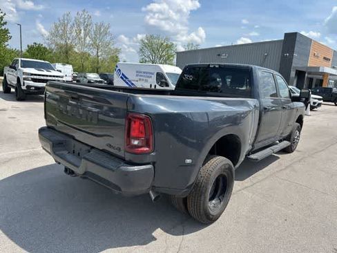 New 2026 RAM 3500 Big Horn AWD/4WD image 11