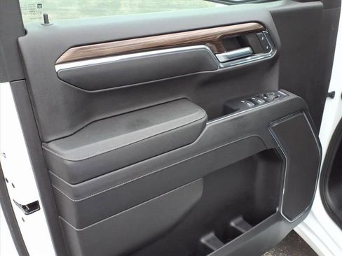 Certified 2024 Chevrolet Silverado 1500 LT AWD/4WD image 10