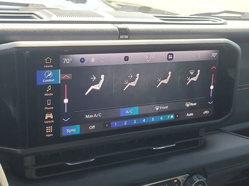 Used 2025 Jeep Gladiator Mojave AWD/4WD image 24