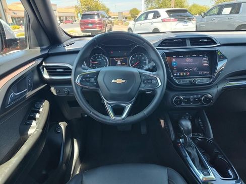 Certified 2023 Chevrolet TrailBlazer ACTIV w/ Sun and Liftgate Package FWD image 10