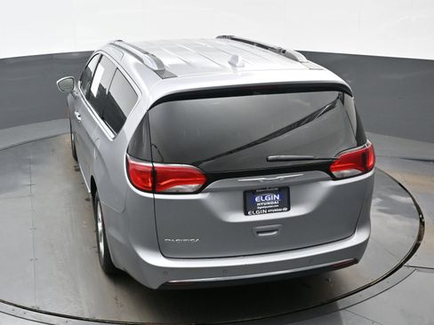 Used 2017 Chrysler Pacifica Touring-L Plus image 38