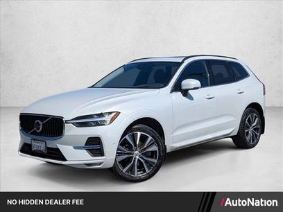 Used 2022 Volvo XC60 B5 Momentum w/ Advanced Package