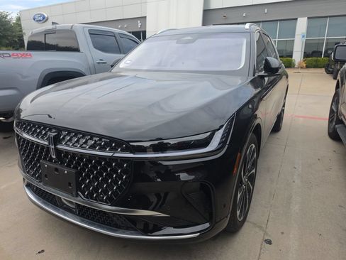 Used 2024 Lincoln Nautilus Black Label AWD/4WD image 2