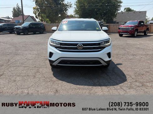 Used 2022 Volkswagen Atlas Cross Sport SE AWD/4WD image 2