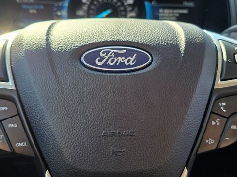 Used 2023 Ford Edge SEL image 25