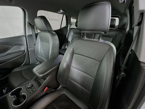 Used 2024 GMC Terrain SLT image 19