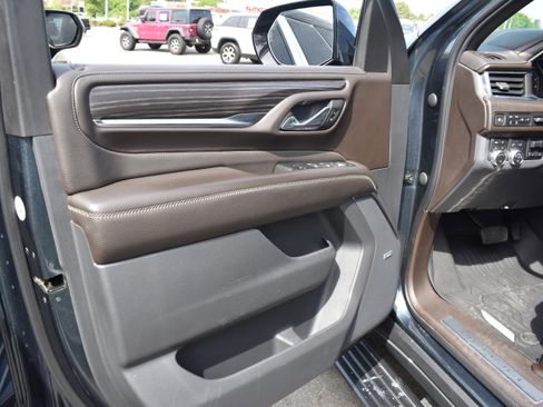 Used 2021 GMC Yukon XL Denali w/ Denali Ultimate Package AWD/4WD image 26