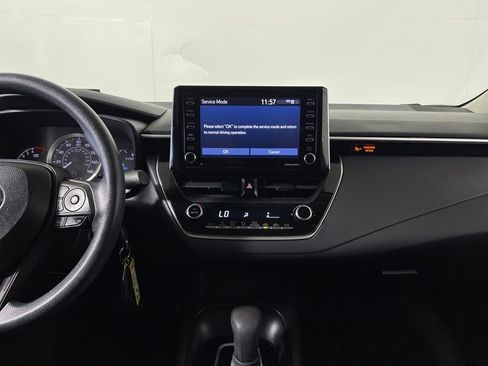 Used 2021 Toyota Corolla LE image 15
