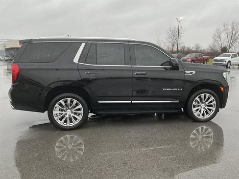 Used 2024 GMC Yukon Denali w/ Advanced Technology Package image 2
