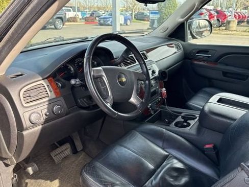 Used 2012 Chevrolet Suburban LT image 10