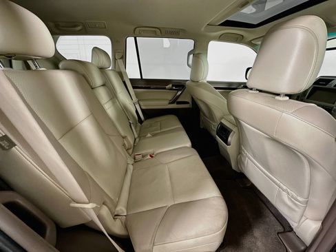 Used 2017 Lexus GX 460 Premium w/ Premium Package AWD/4WD image 29