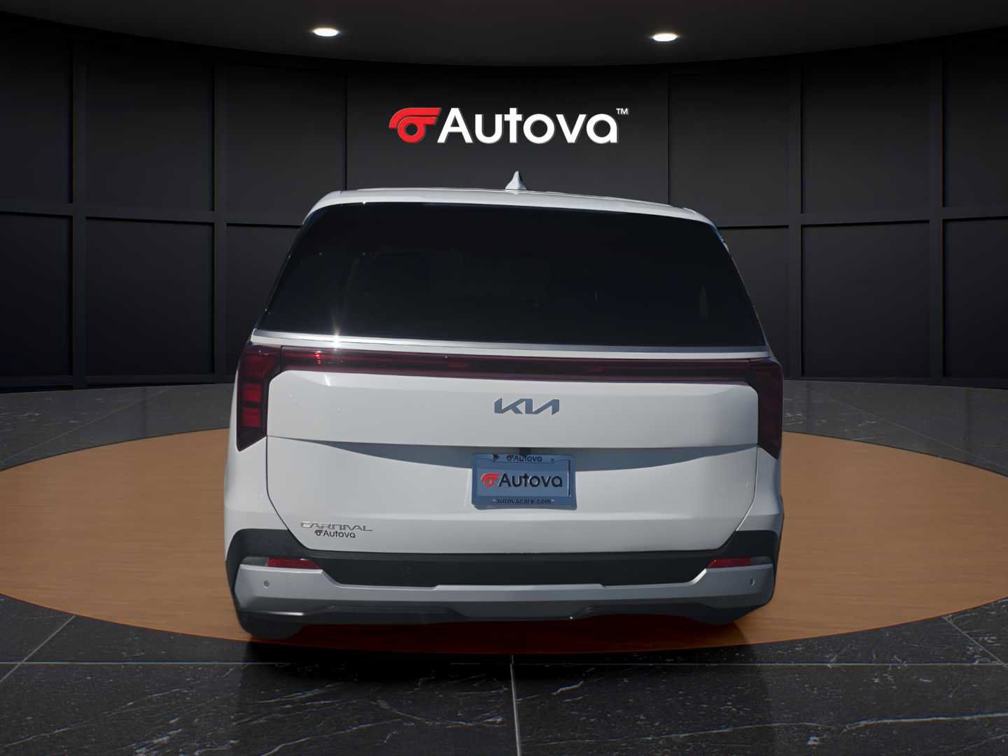 Used 2025 Kia Carnival FWD image 4