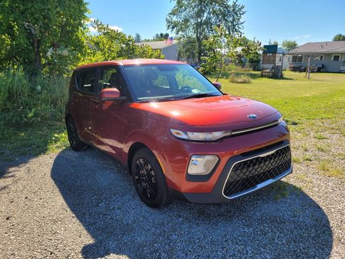 Used 2020 Kia Soul LX FWD image 3