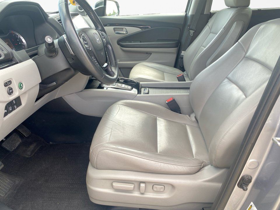 Used 2016 Honda Pilot Touring image 11
