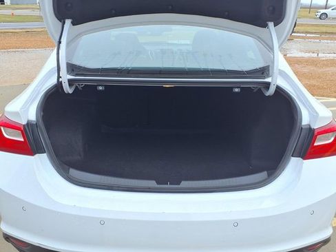 Used 2025 Chevrolet Malibu LT image 24
