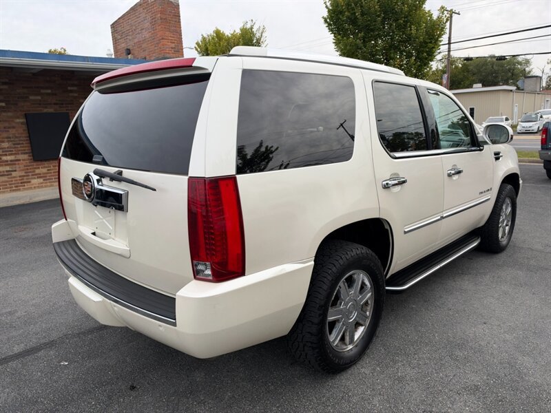 Used 2007 Cadillac Escalade AWD w/ Information Package image 3